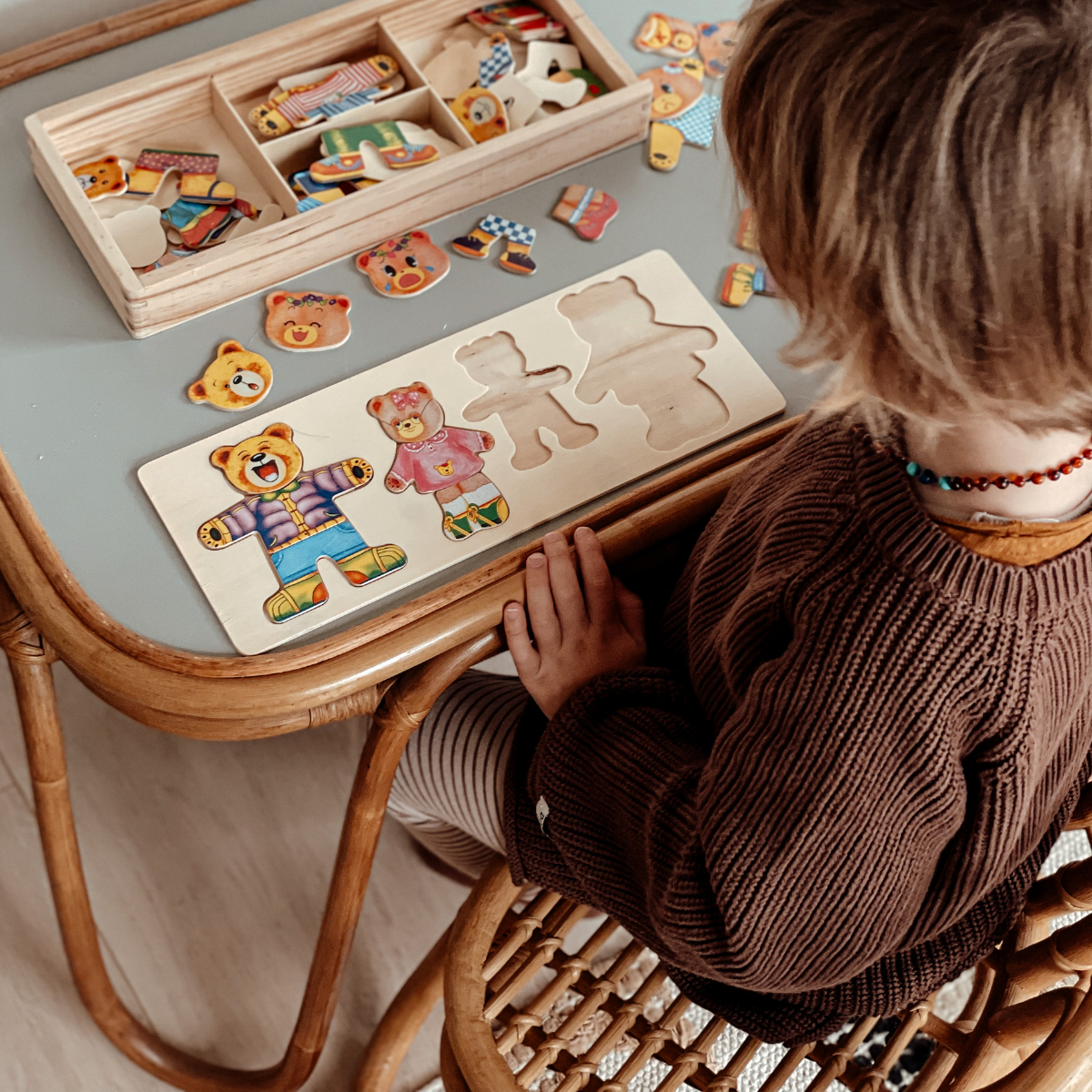 Toystar EcoToys DreamWardrobe | Stimulate imagination and creativity - Montessori clothes rack and puzzle game. - Stimulee...