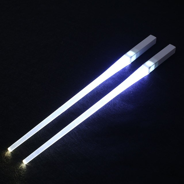 Lightsaber Chopsticks | A creative and fun way of eating - Stimulates eating pleasure and motor skills