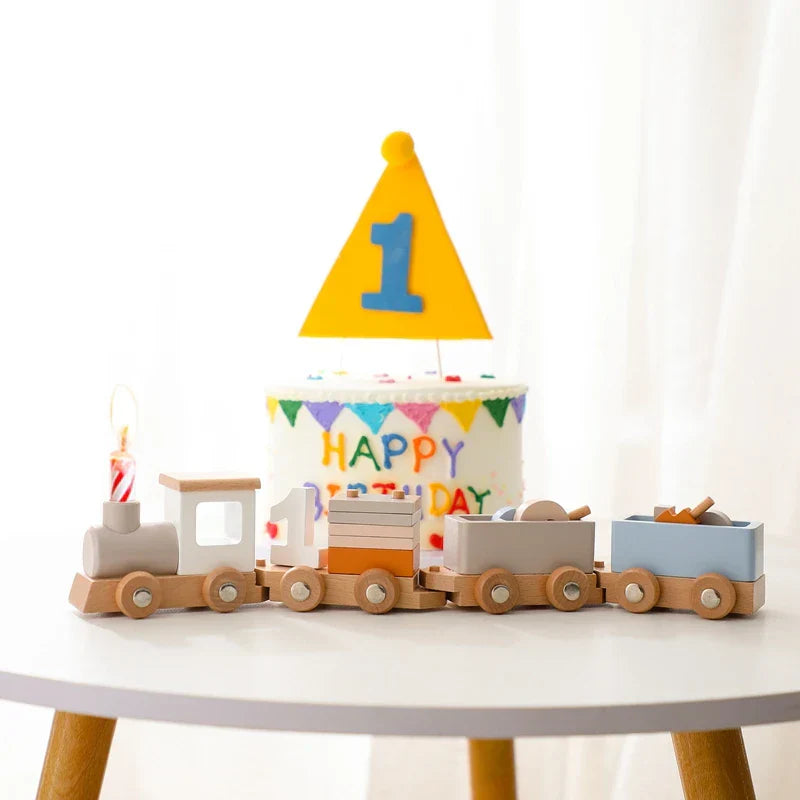 Toystar ChooChooParty | Celebrate in style - Wooden birthday train for children - Vier in stijl - Houten verjaardagstrein ...