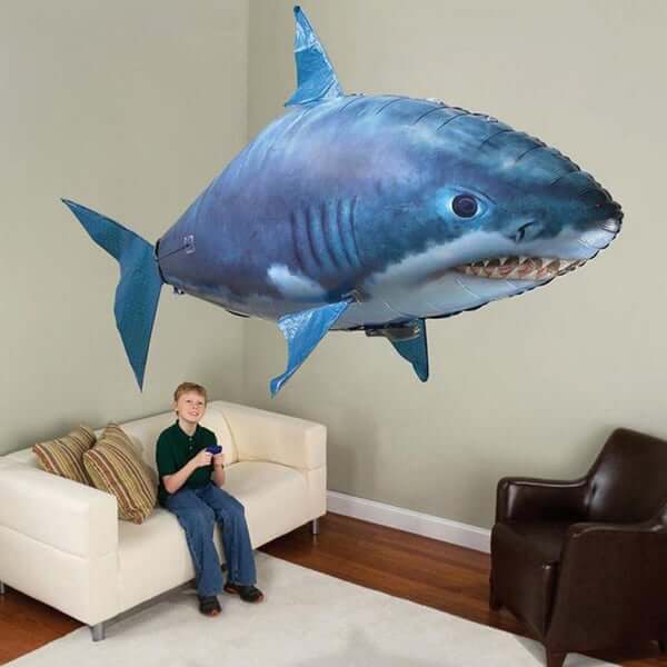 Finplay Flying Sharks and Clownfish | Endless fun and creativity - Play and discover together