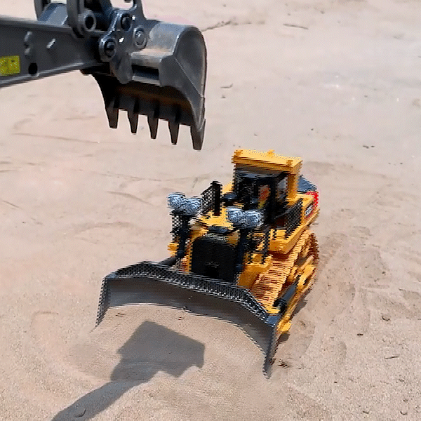 Toystar RC Truck | Adventurous - Rotation and Digging in one Toy Vehicle - Avontuurlijk - Rotatie en Graafwerk in één Spee...